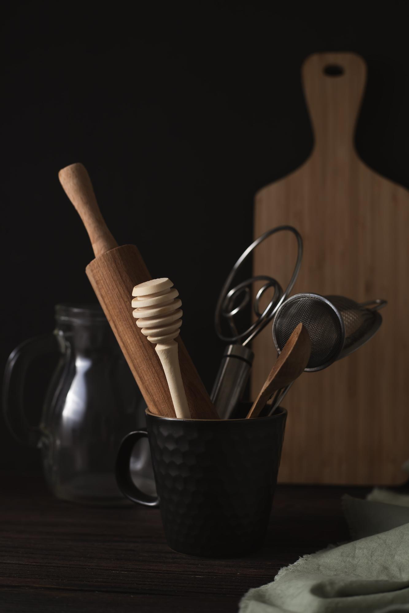 Set di utensili professionali su un tavolo